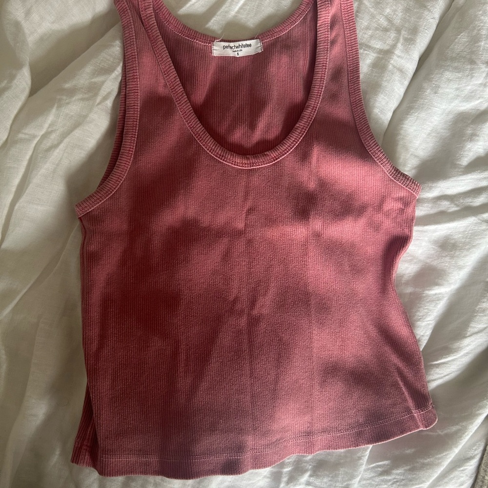 Heathered red perfectwhitetee tank (crop)